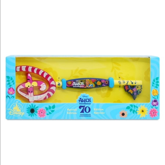 Alice In Wonderland 70th Anniversary Collectible Key - Special Edition - Picture 2 of 2